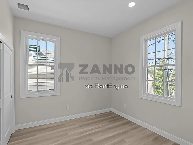 500 Main St #2R — Photo 9