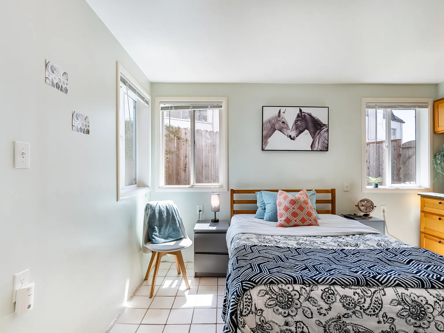 Studio, 350 sqft, $2,100 — Photo 1