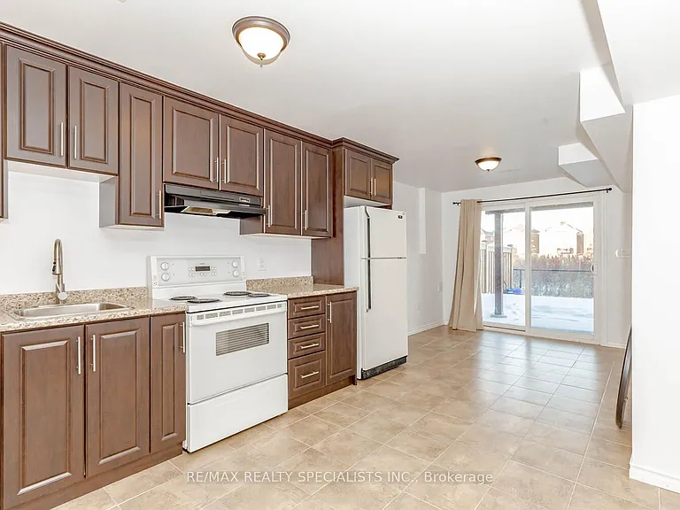 84 Tysonville Cir — Photo 4