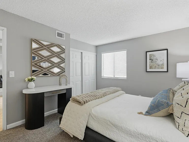 The Darby — Photo 12