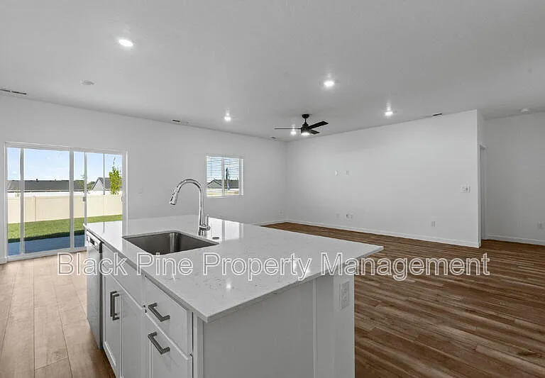 15307 Cloud Crest Ave — Photo 7