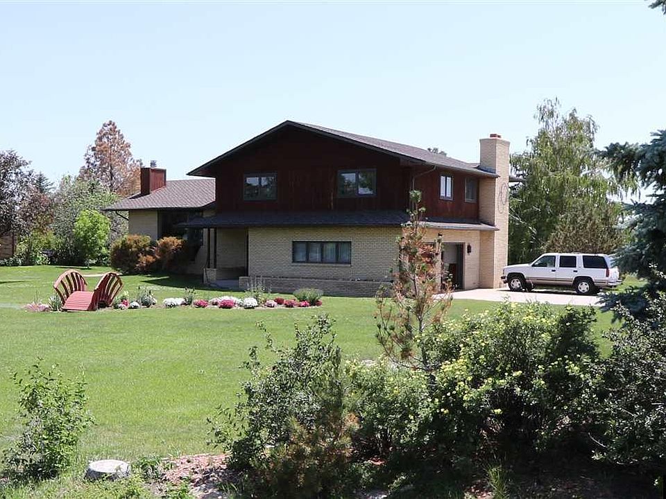 1st image of 30 Fairway Dr