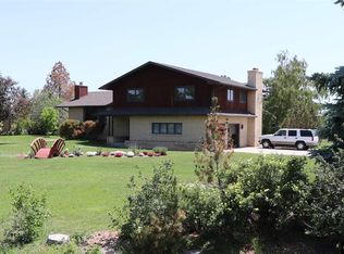30 Fairway Dr, Douglas, WY 82633