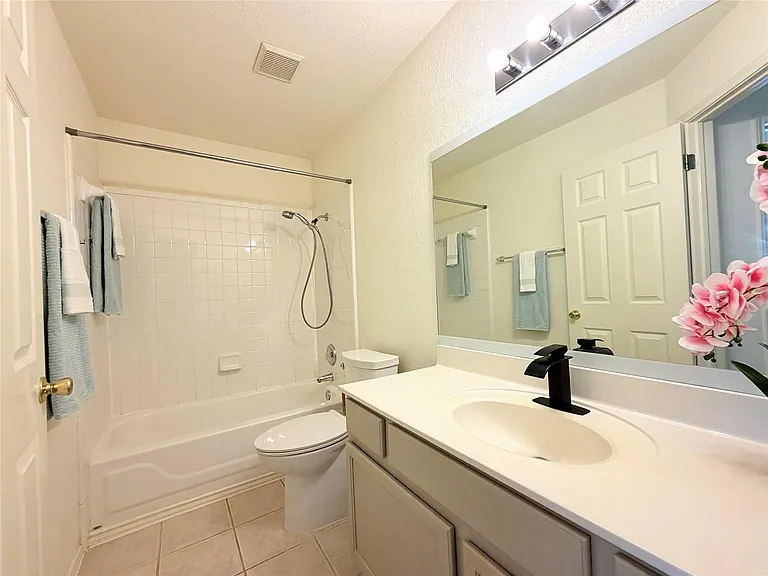 9802 Copper Creek Dr — Photo 34