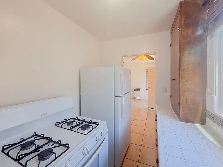 1 Bedroom / 1 Bath Cottage W/ Parking space in Normal Heights — Photo 8