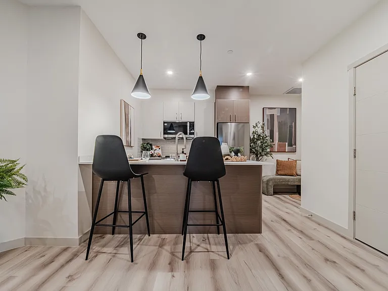 10020 101a Ave NW — Photo 45