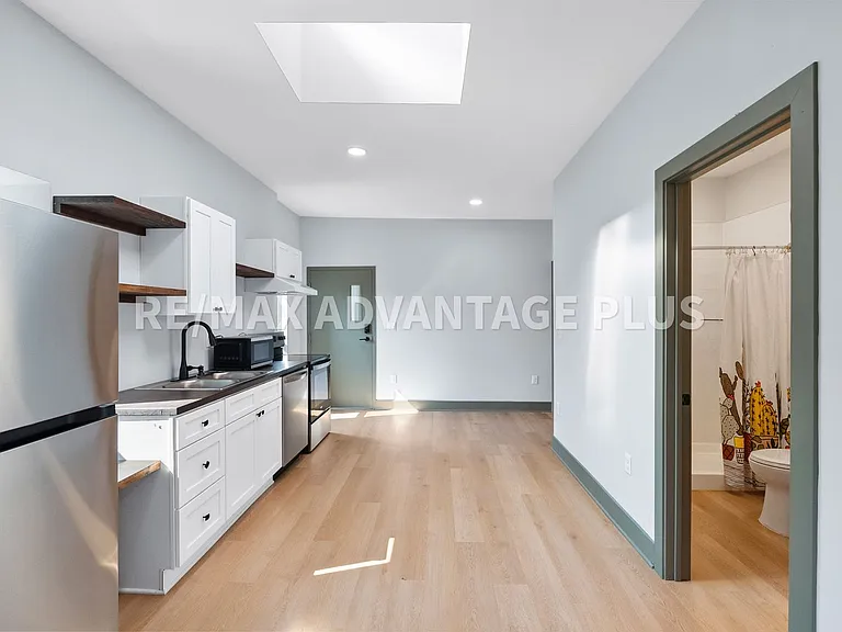 118 W 3rd St — Photo 10