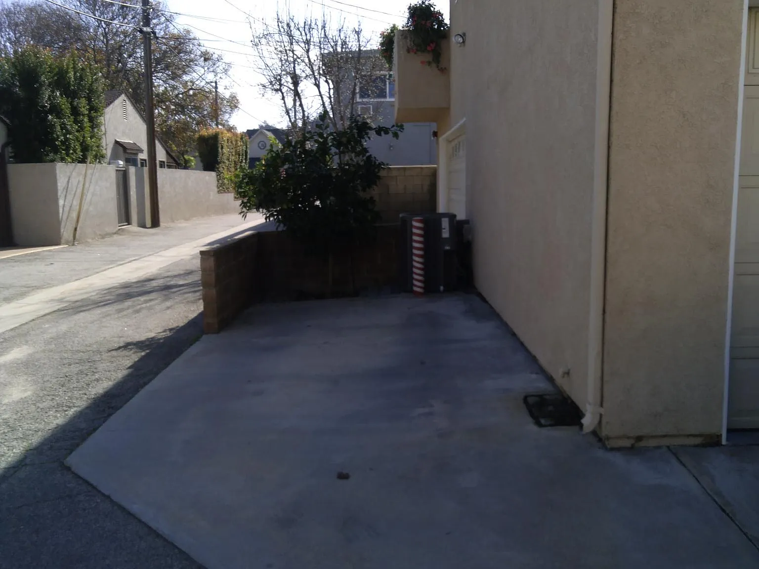 S Main St, Burbank — Photo 2