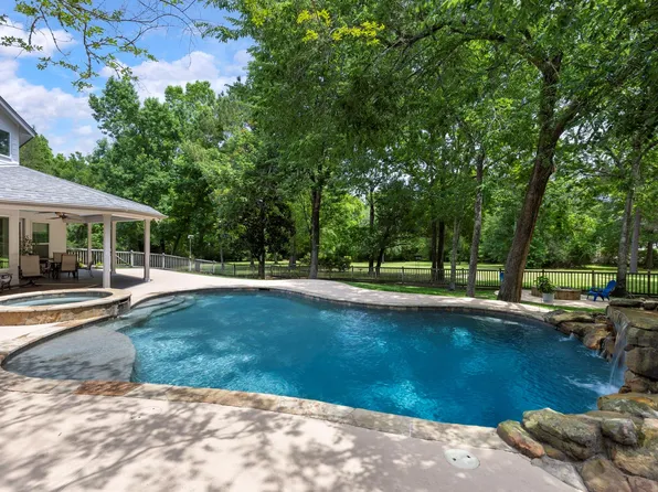 20111 Hilltop Ranch Dr, Montgomery, TX 77316