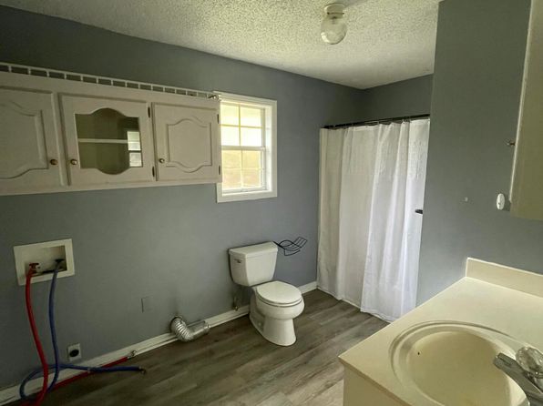 176 Twin Lakes Rd, Ripley, MS 38663