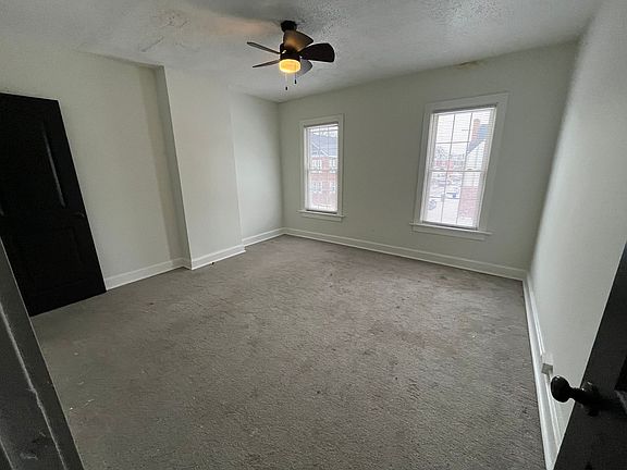 3rd image of 909-915 Wilson Ave #909