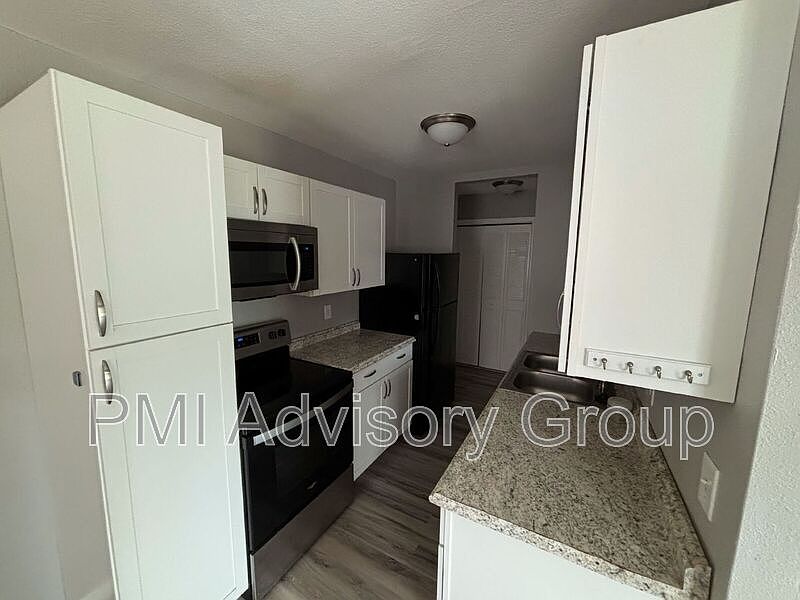 1st image of 3101 SW Macvicar Ave APT 308A