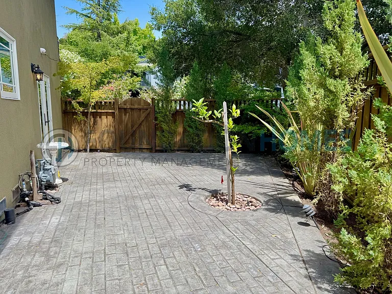 11 Glen Dr — Photo 8