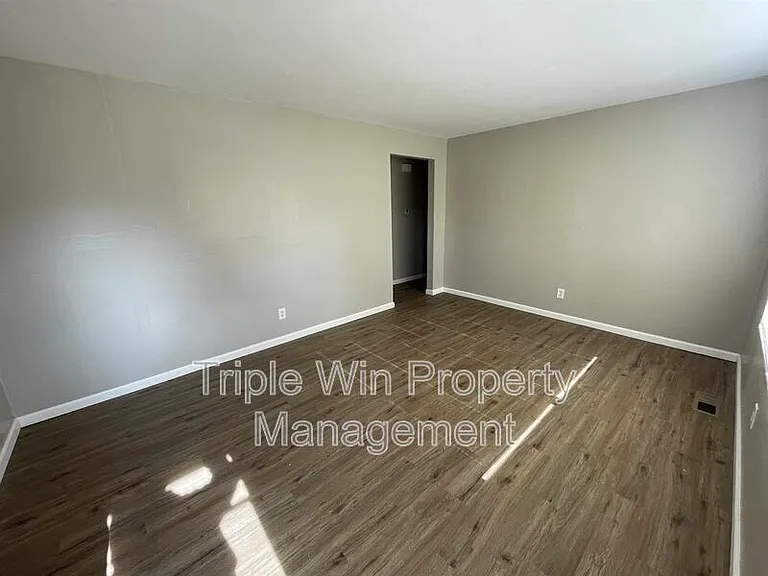 1225 Carla Dr — Photo 7