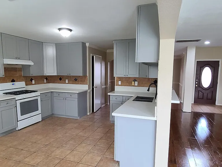 15514 Baxter Ave — Photo 5