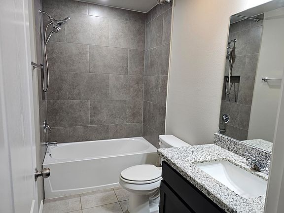 5th image of 216 Welland Dr