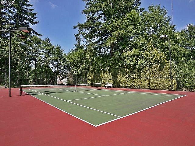 Tennis and Pickel ball courts