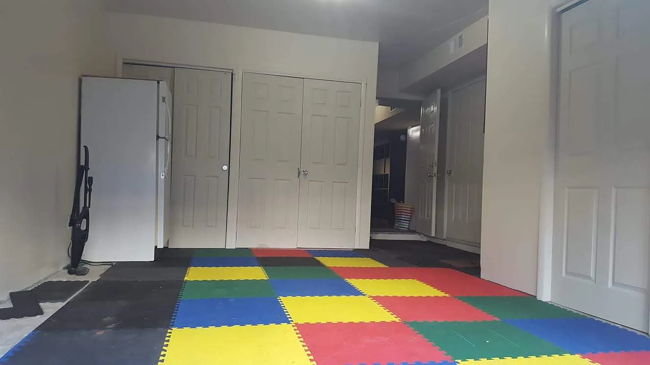 1 bed, 1300 sqft, $1,000 — Photo 1