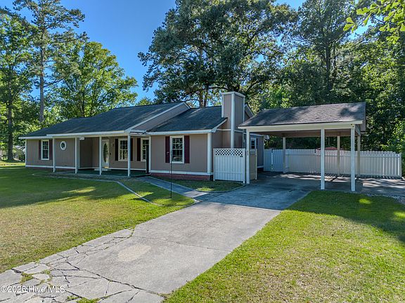 2nd image of 800 Mill River Road