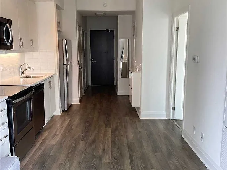 17 Zorra St #810 — Photo 9