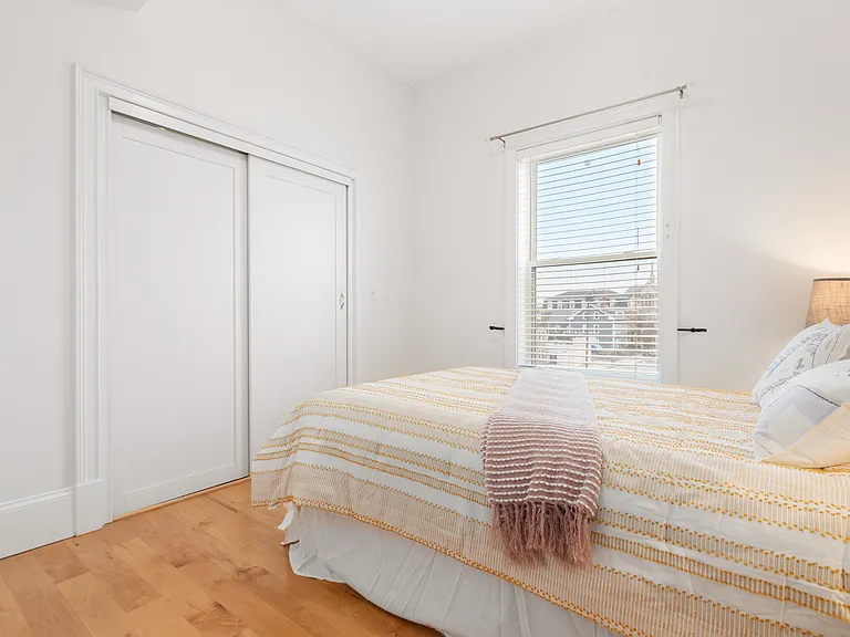 714 E 4th St #3 — Photo 11