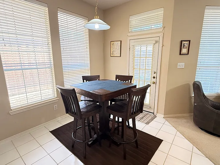 9816 Hickory Hollow Ln — Photo 8