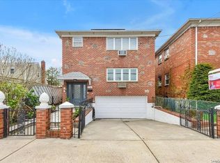 1734 154th St, Whitestone, NY 11357