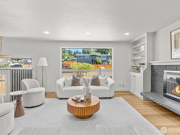 5th image of 16032 22nd Avenue W