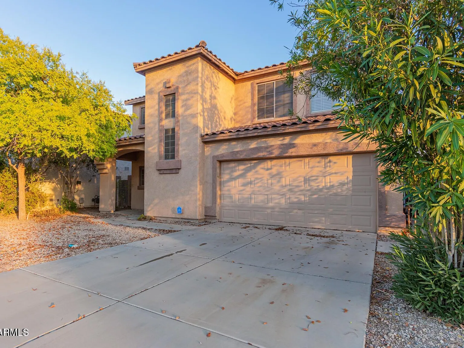 4 bed, 2.5 bath, 1924 sqft, $2,250 — Photo 2