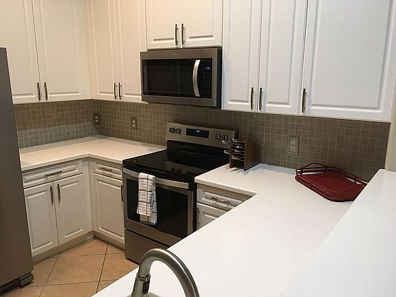 Kitchen after backsplash