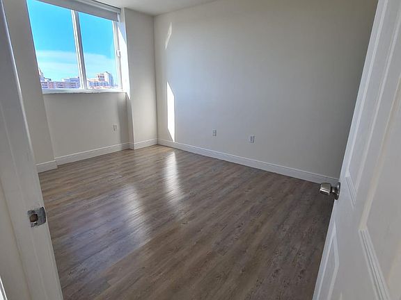 4th image of 980 SW 37th Ave Floor 1011