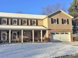 15 Dorchester Ct, Sugar Grove, IL 60554