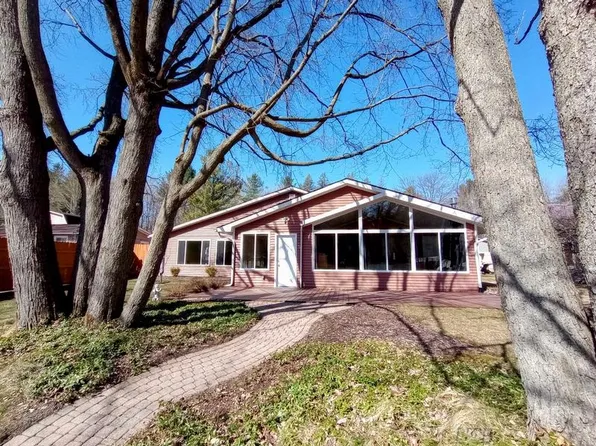 5211 S Pine St, Beaverton, MI 48612