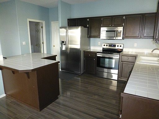 3rd image of 6689 SE Royce Ct