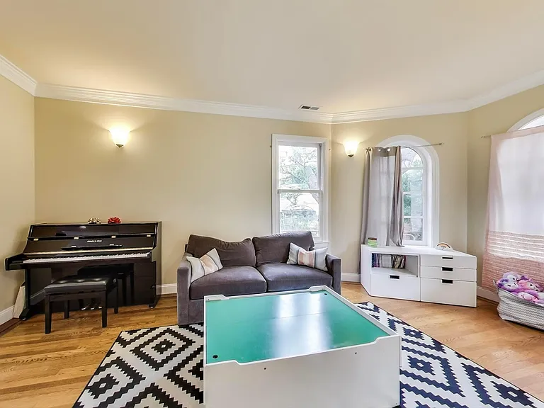 480 Arlington Ave — Photo 6