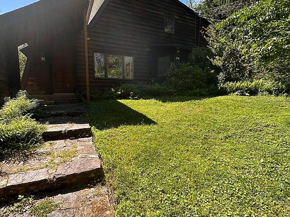 3rd image of 8204 Brookside Rd