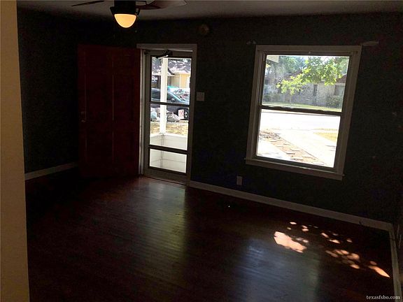 4th image of 1005 Barbara Dr