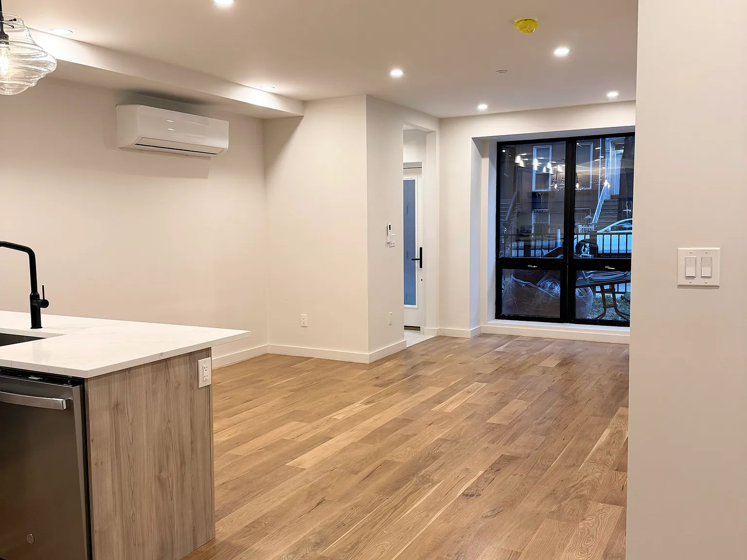 1506A Pacific Street — Photo 3