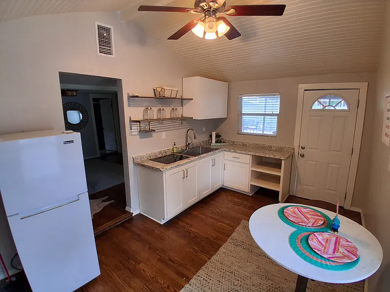 619 Cedar St — Photo 27