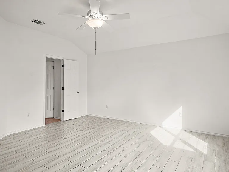 725 Cimarron Sq — Photo 22