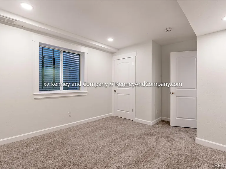 109 Cantril St — Photo 24