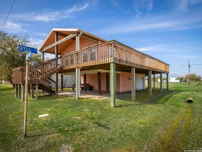 902 Harrison, Port O Connor, TX, 77982