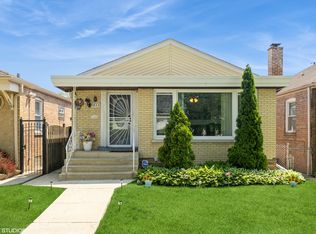 9823 S Ingleside Ave, Chicago, IL