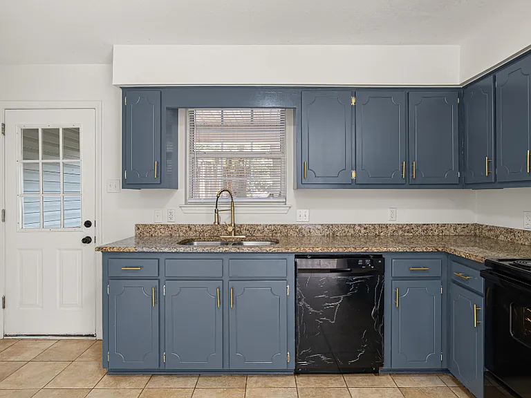 981 Dickenson Ave #981 — Photo 9