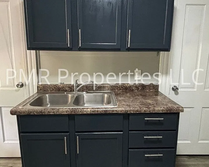 615 E Highland Ave — Photo 3