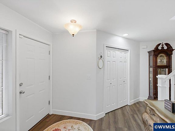 5th image of 1562 Beaver Ct SW