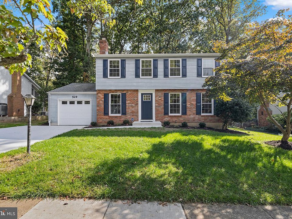 1st image of 529 Bay Green Dr