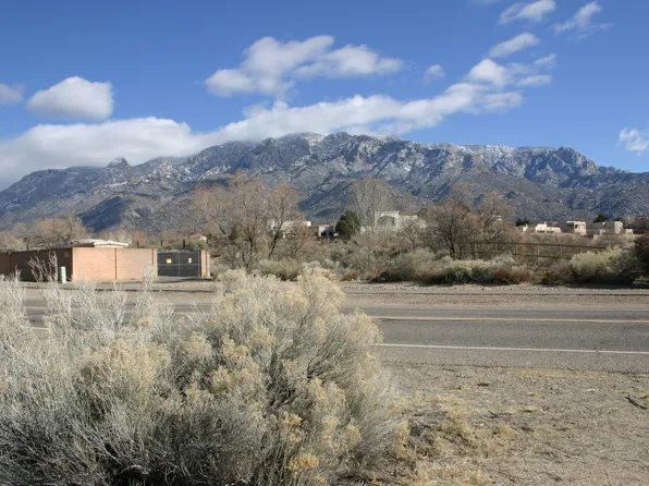 11815 Corona Ave NE, Albuquerque, NM 87122