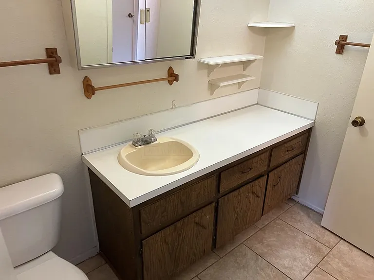 2210 Silverway Dr — Photo 11