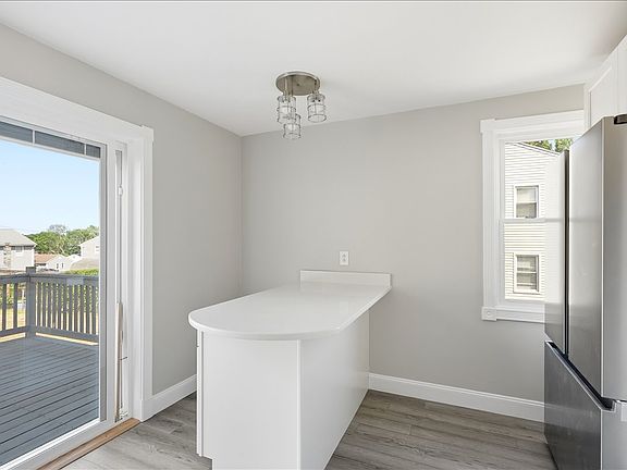 5th image of 13 Bursley Rd Unit 13
